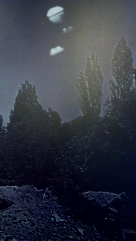 Sferele și luminile misterioase
