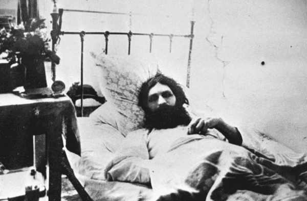 Rasputin pe patul de moarte.